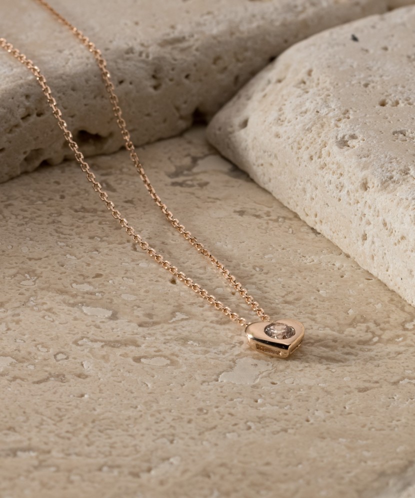 Gold chain with zirconium pendant "heart"