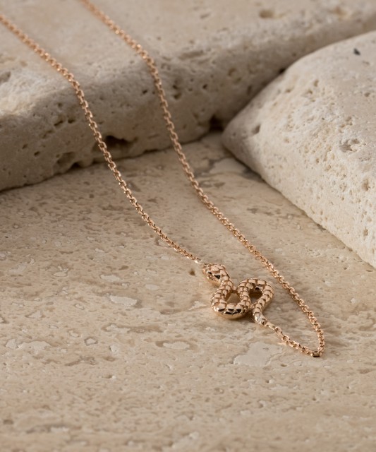 Gold chain with pendant