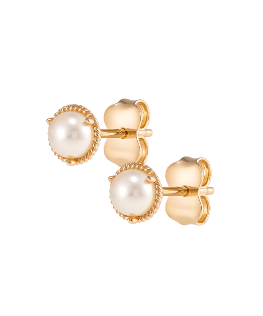 Gold earrings with pearls