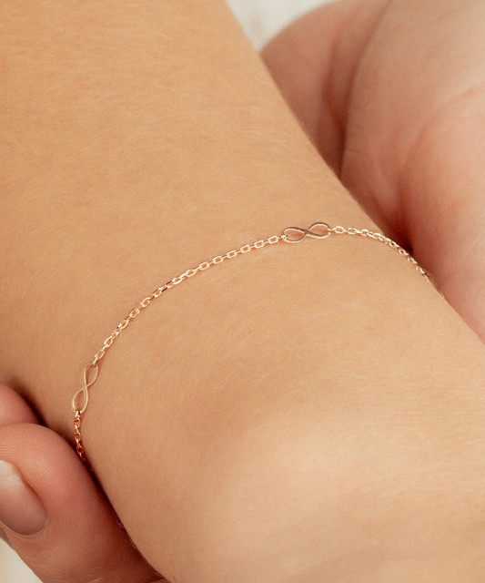 Gold bracelet "infinity"