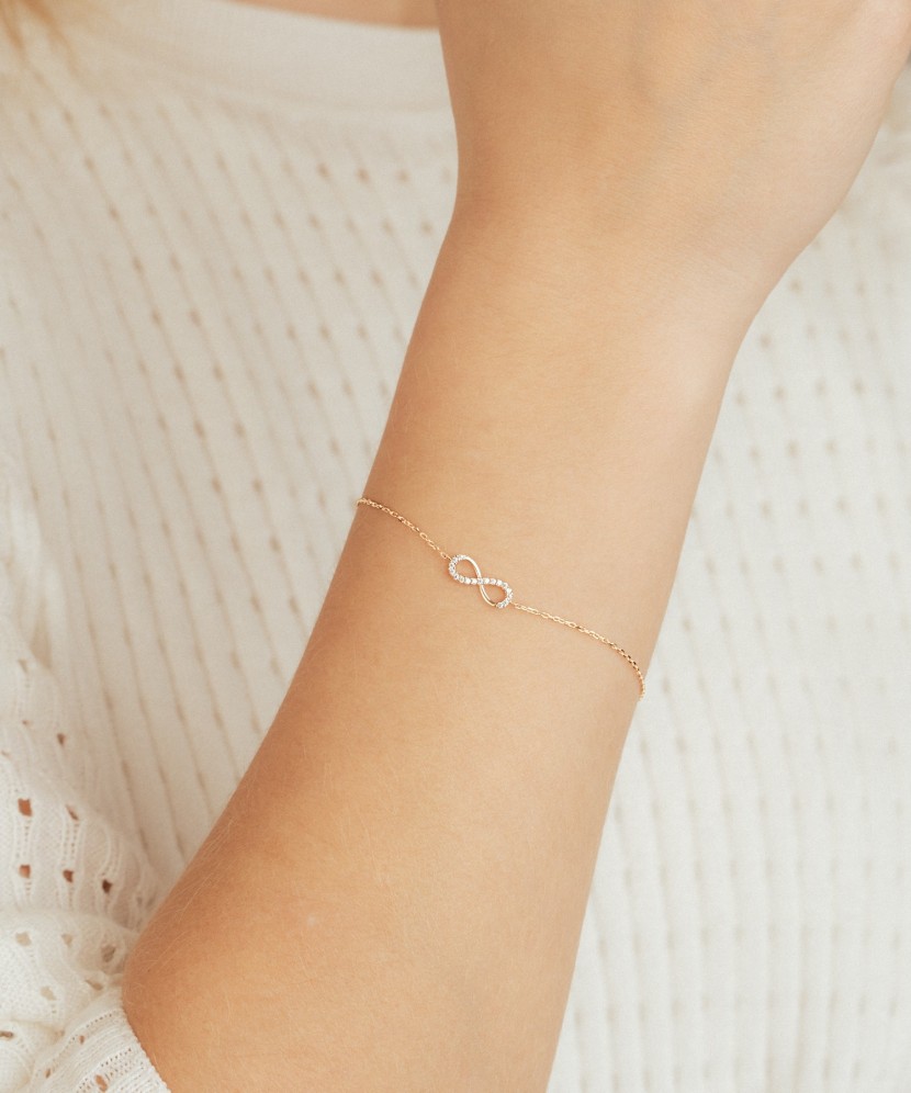 Gold bracelet "infinity"