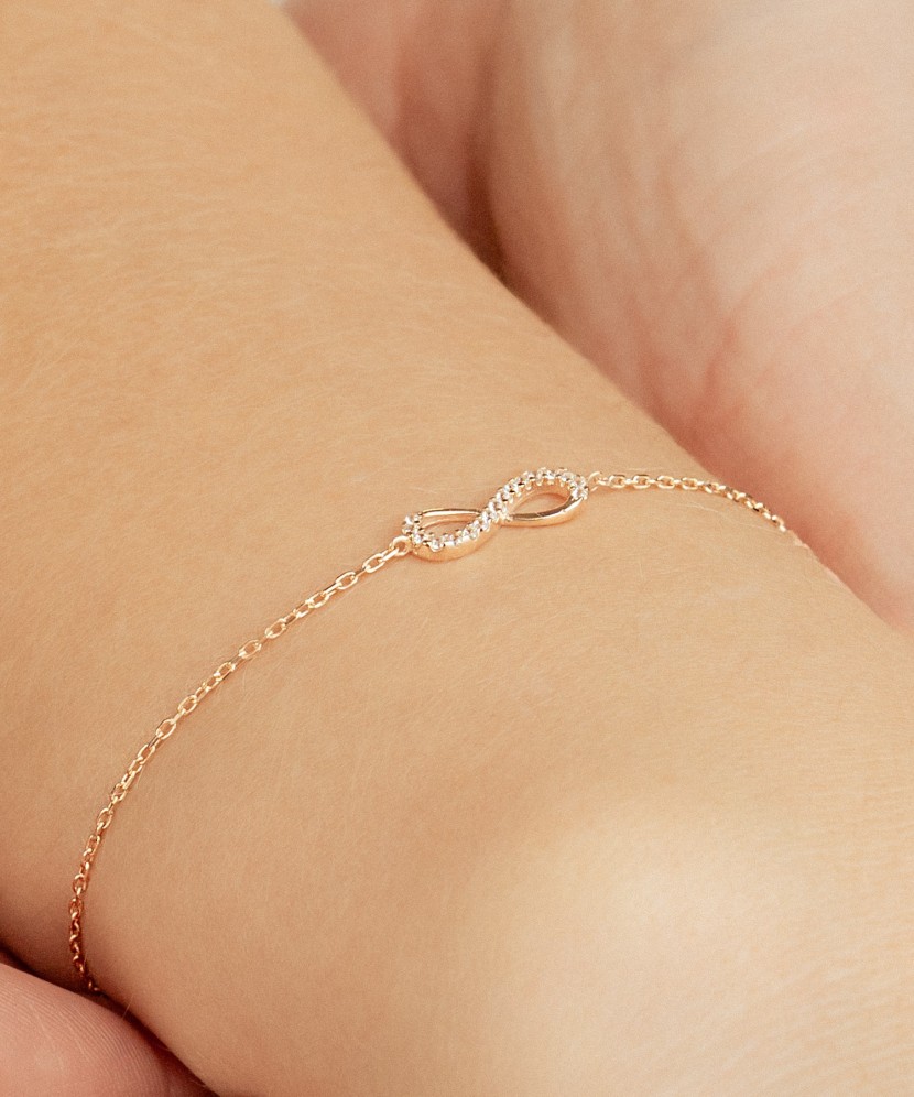 Gold bracelet "infinity"