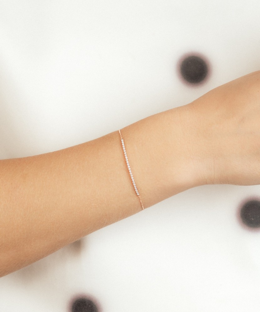 Gold bracelet with diamonds