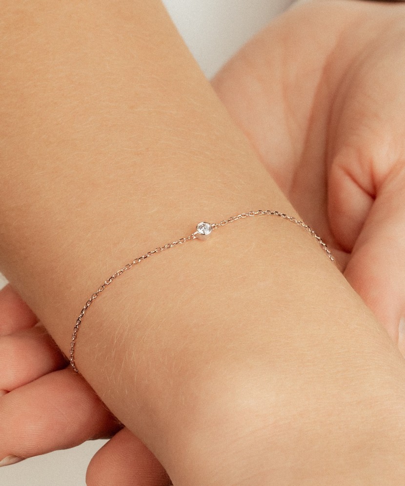 White gold bracelet with diamonds