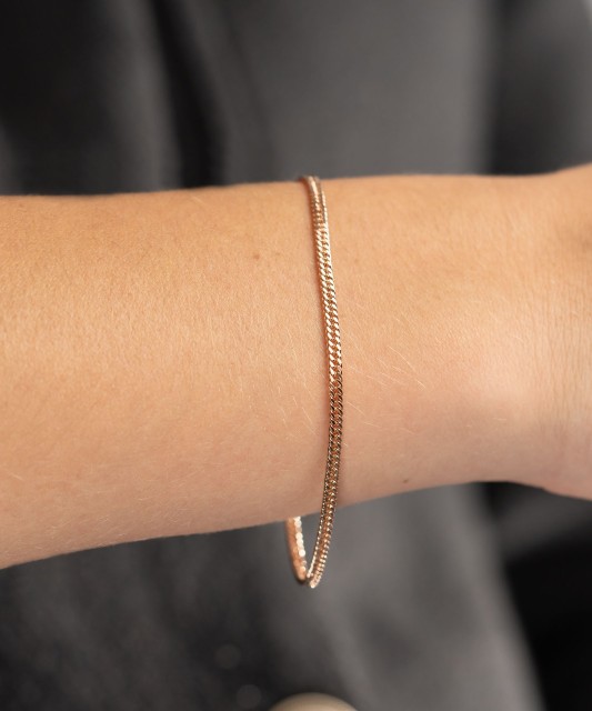 Gold bracelet "Curb"