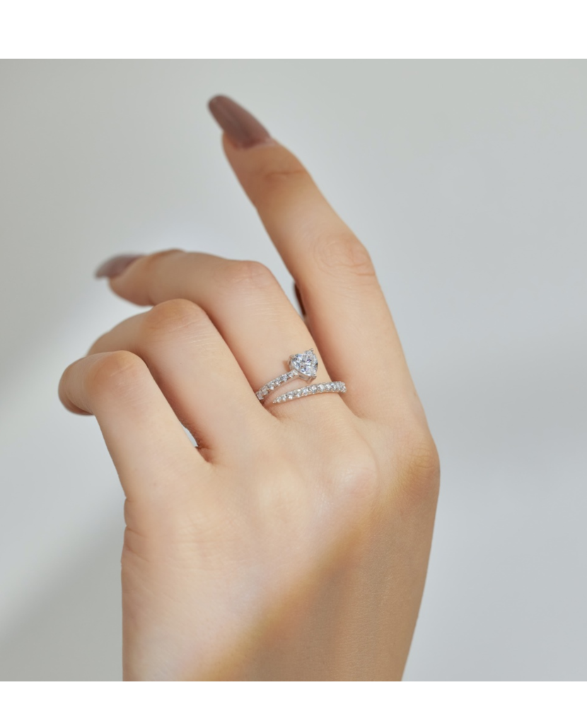 Hopeasormus zirkoneilla