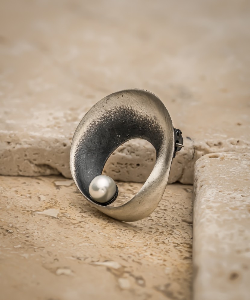 Sterling silver  brooch with pearl