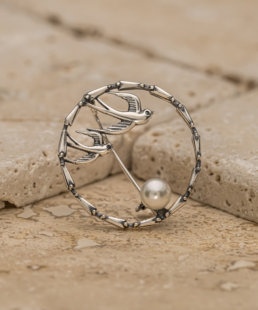 Sterling silver  brooch with pearl