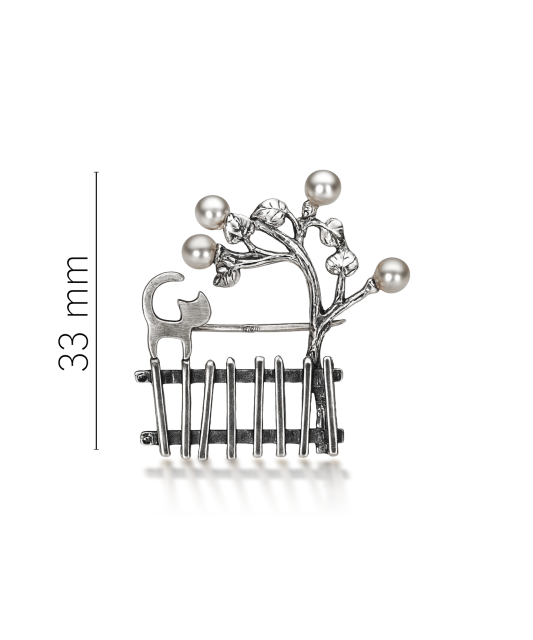 Sterling silver  brooch with pearl