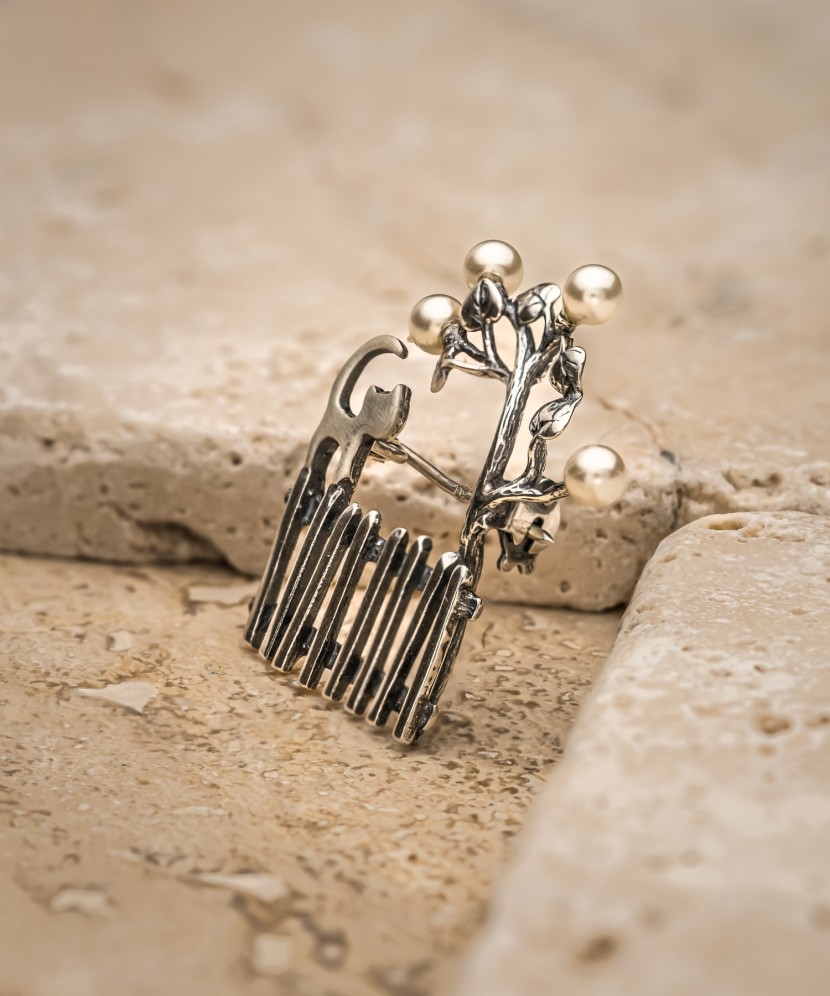 Sterling silver  brooch with pearl