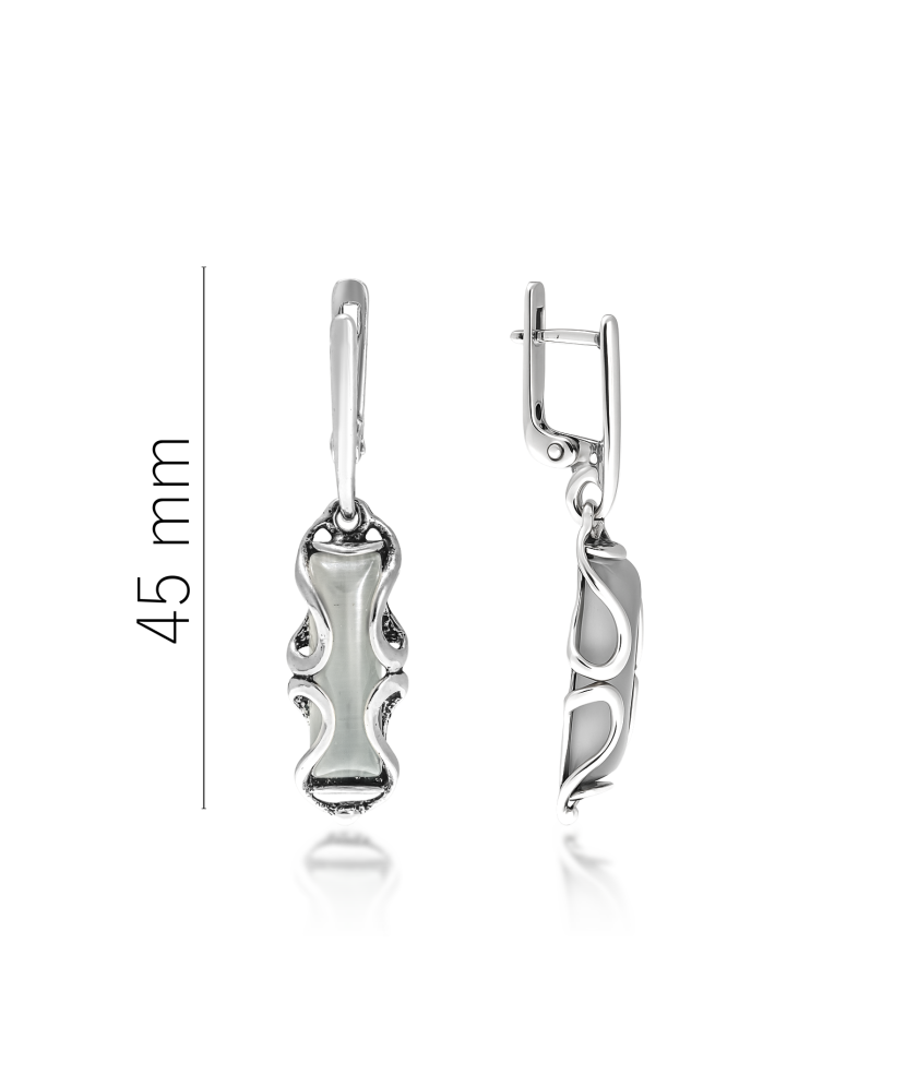 Hopeiset korvakorut kissansilmäkiven kanssa