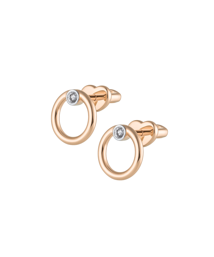 Gold earrings with diamonds