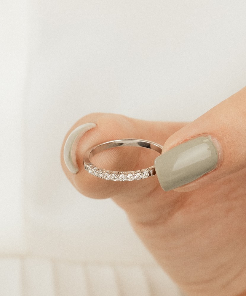 White gold ring with diamonds (0,18ct)