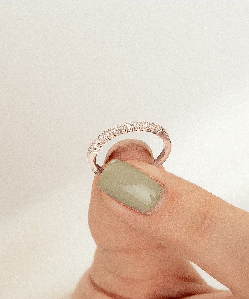 White gold ring with diamonds (0.22ct)