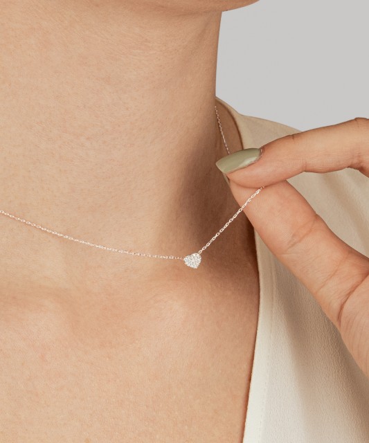 White gold chain with diamond pendant "heart"