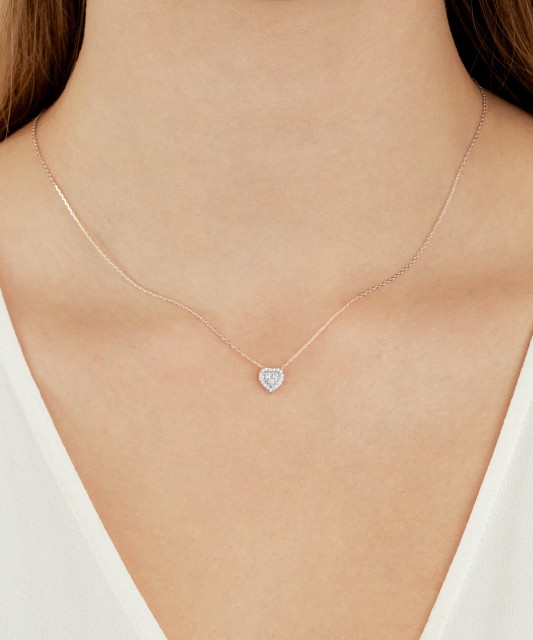 White gold chain with diamond pendant "heart"