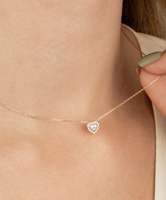 Gold chain with diamond pendant "Heart"