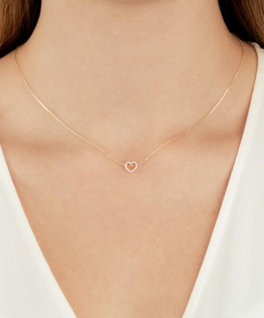 Yellow Gold chain with diamond pendant  "heart"