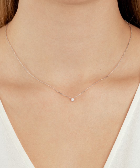 White gold chain with diamond pendant