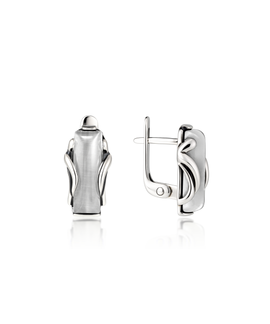 Hopeiset korvakorut kissansilmäkiven kanssa