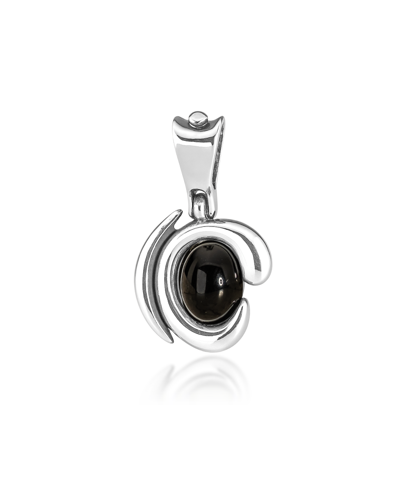 Sterling silver pendant with onyx
