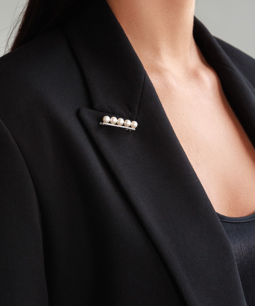 Sterling silver  brooch with pearls and zircons