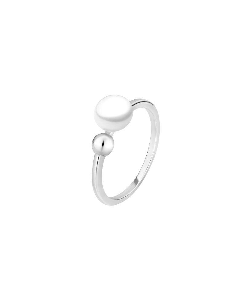 Sterling silver ring with pearl