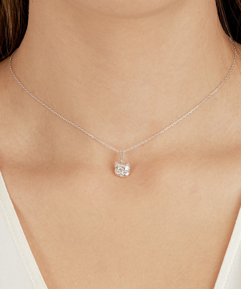 Sterling silver pendant with zircons "cat"
