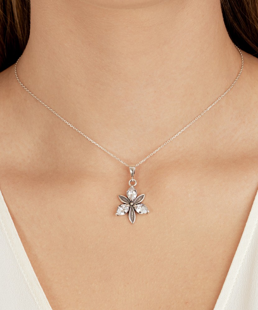 Hopeariipus zirkoneilla