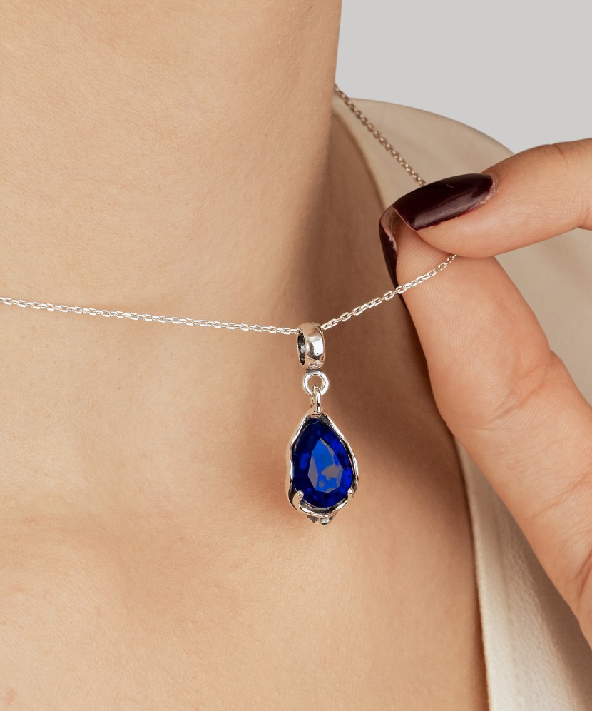 Hopeariipus kristallilla