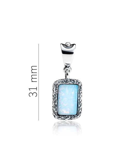 Silver pendant with moonstone
