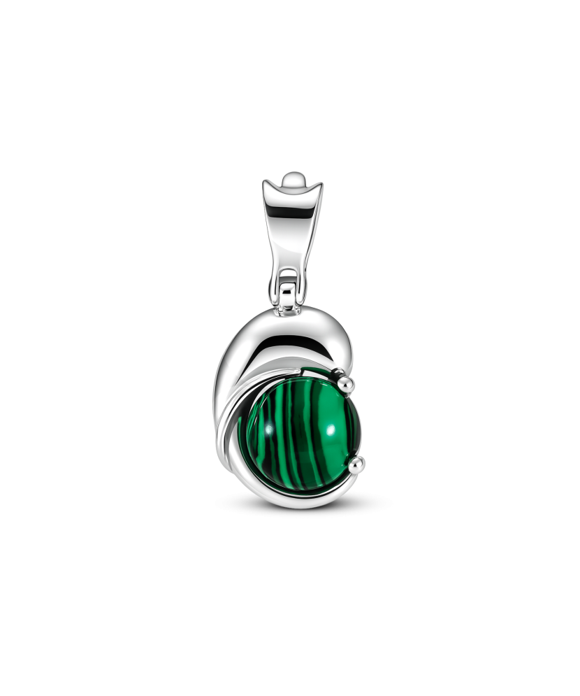 Sterling silver pendant with malachite