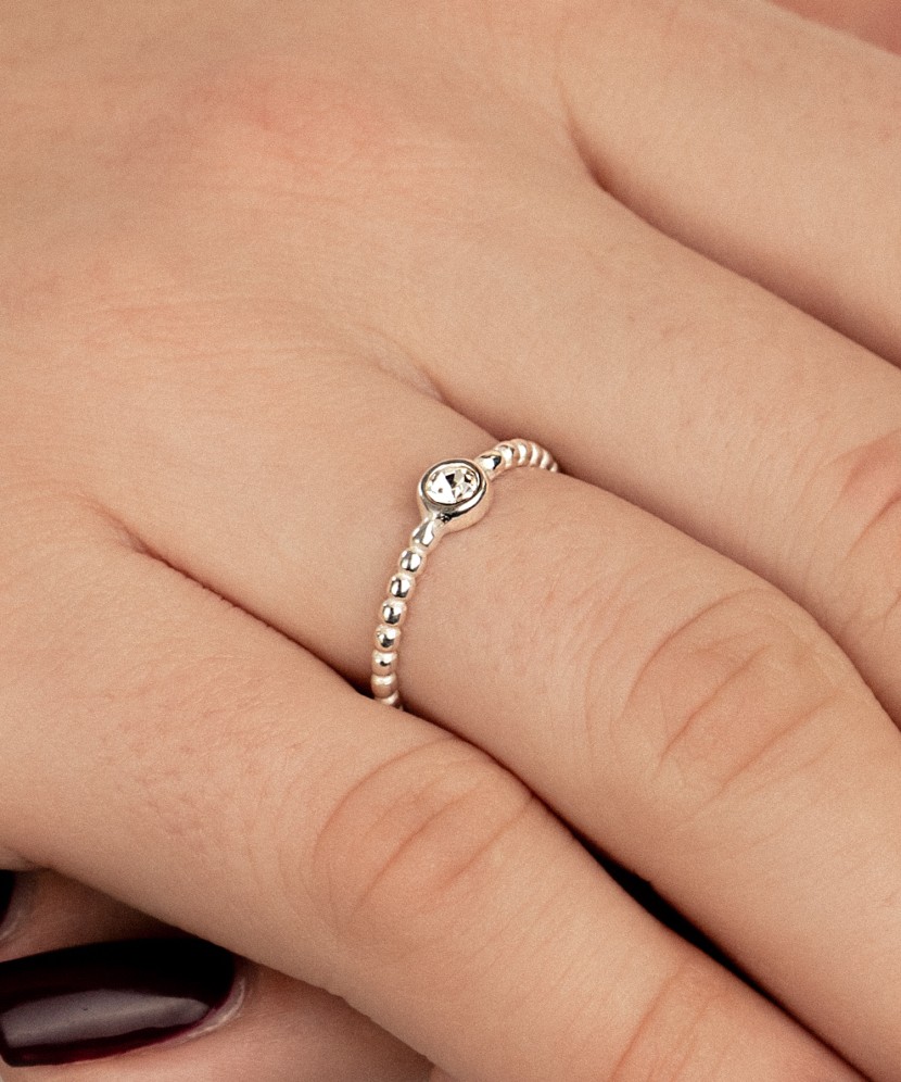 Hopeasormus zirkonialla