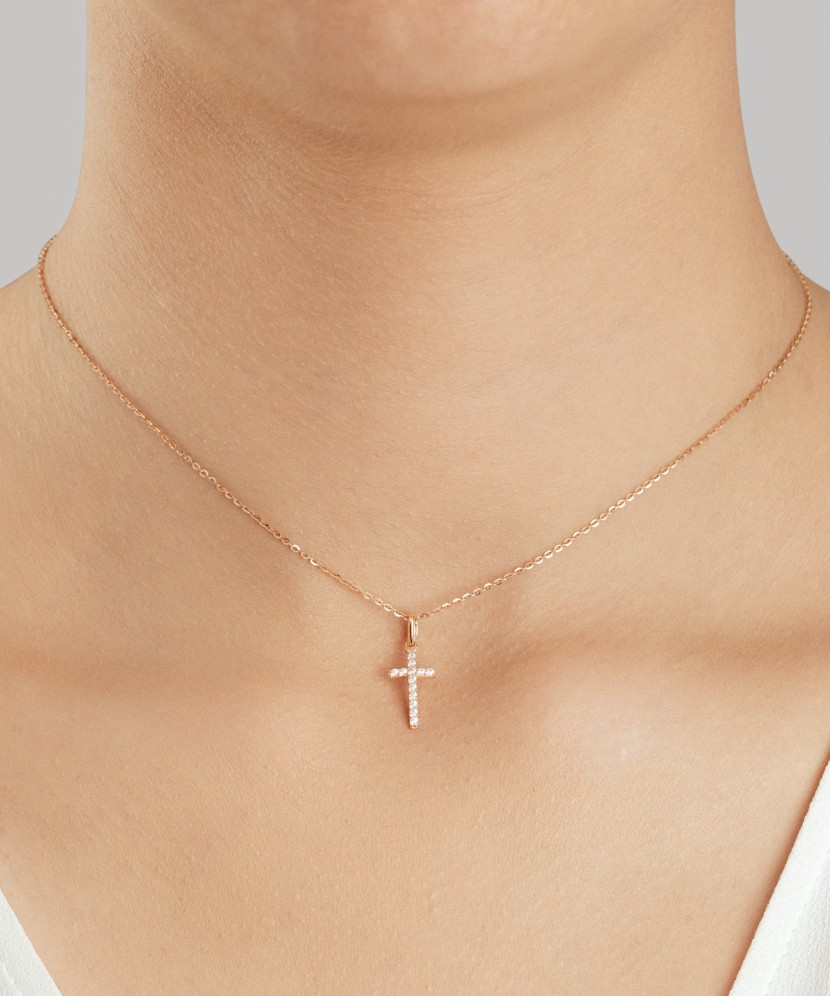 Kultainen riipus zirkoneilla "Ylittää"