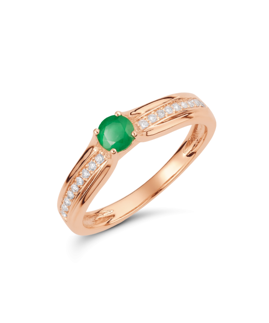 Gold ring with diamonds and emerald