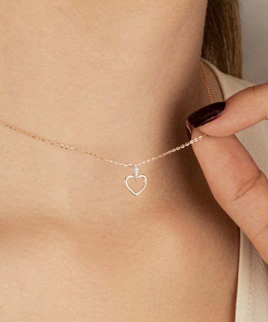 Gold pendant with diamonds "heart"