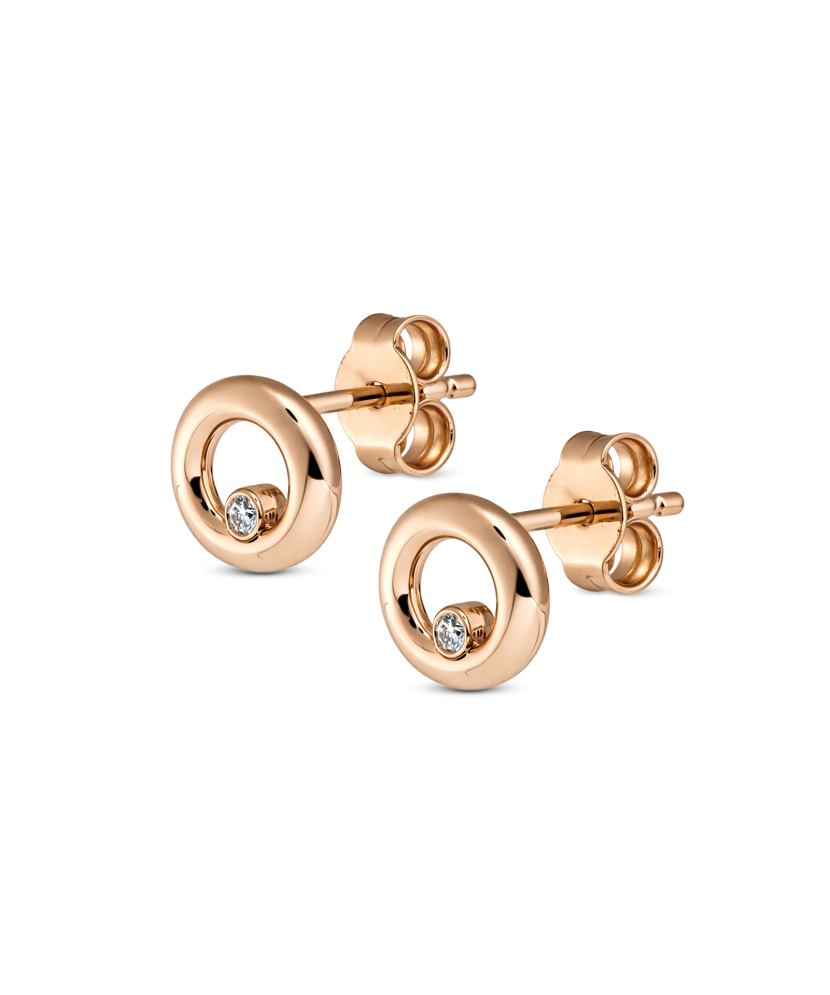 Gold earrings with diamonds