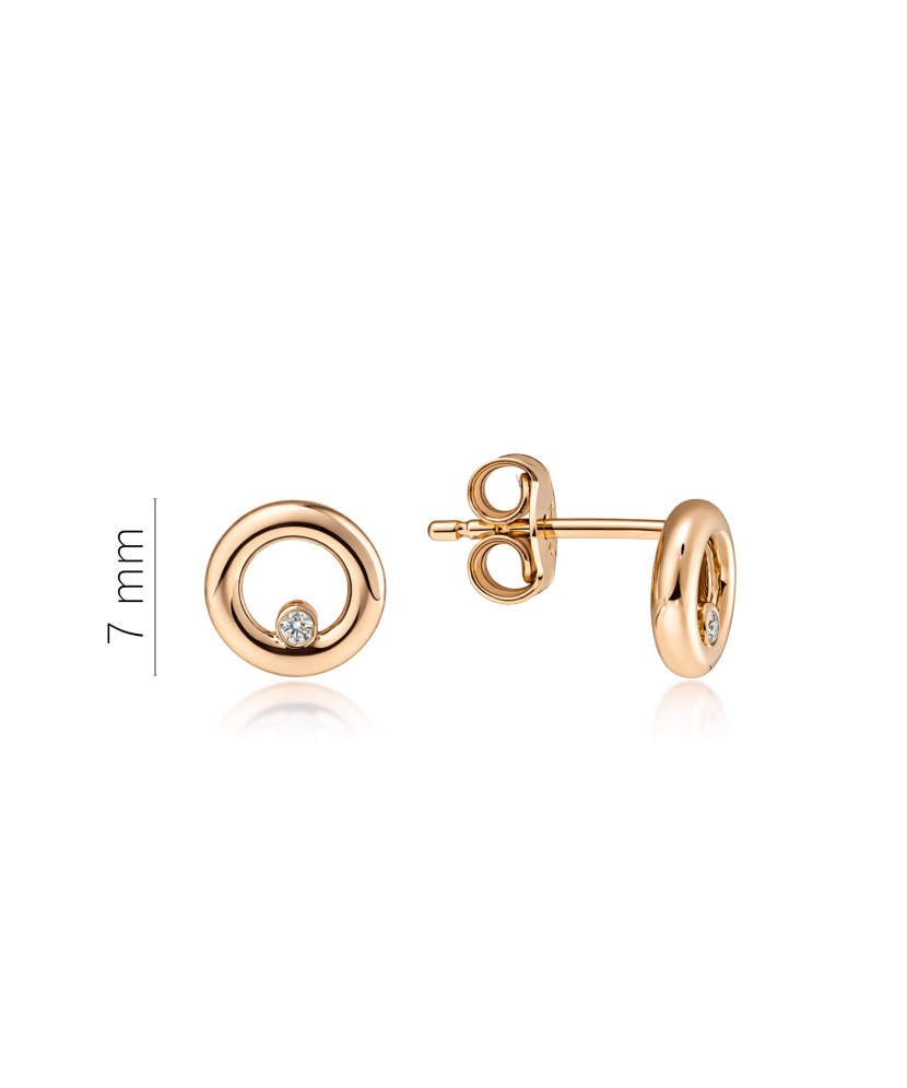 Gold earrings with diamonds