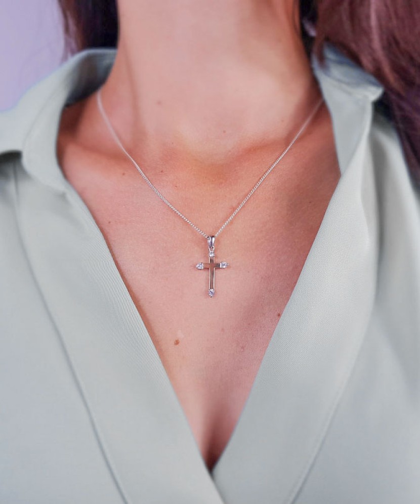 Gold plated sterling silver pendant with zircons