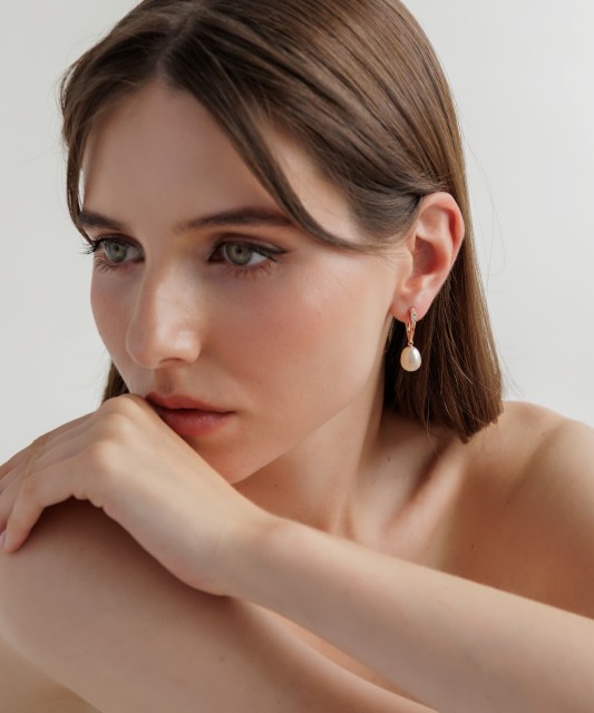 Gilded sterling silver earrings with pearls and zircons