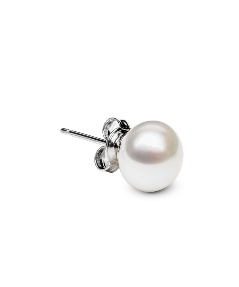 Silver earring with pearl