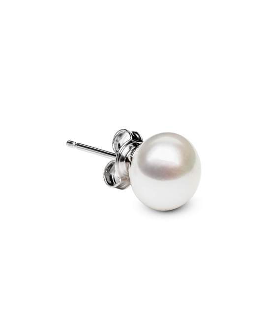 Silver earring with pearl