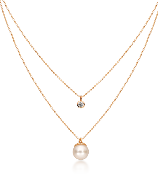 Gold chain with pearl pendant
