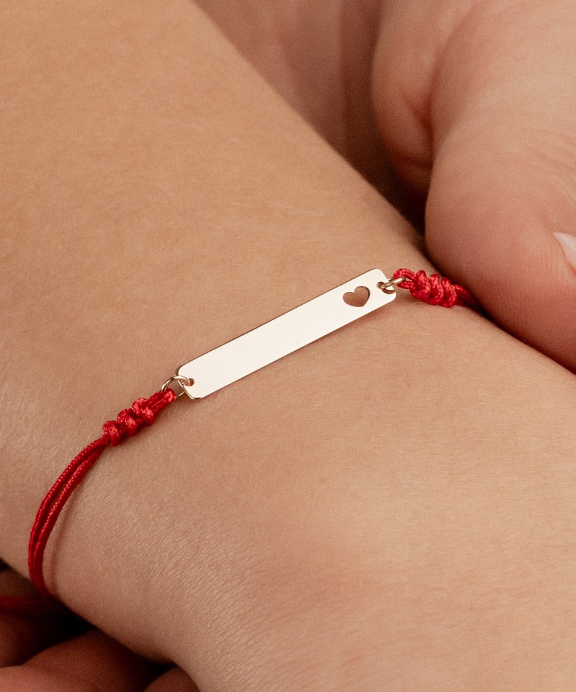 Red string bracelet with gold pendant "Heart"