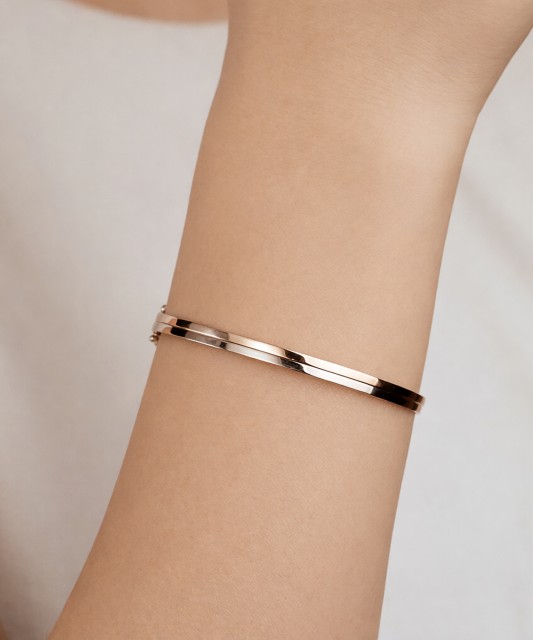 Gold hard bracelet