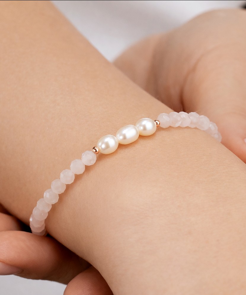 Bracelet with rose quartz and gold-plated silver