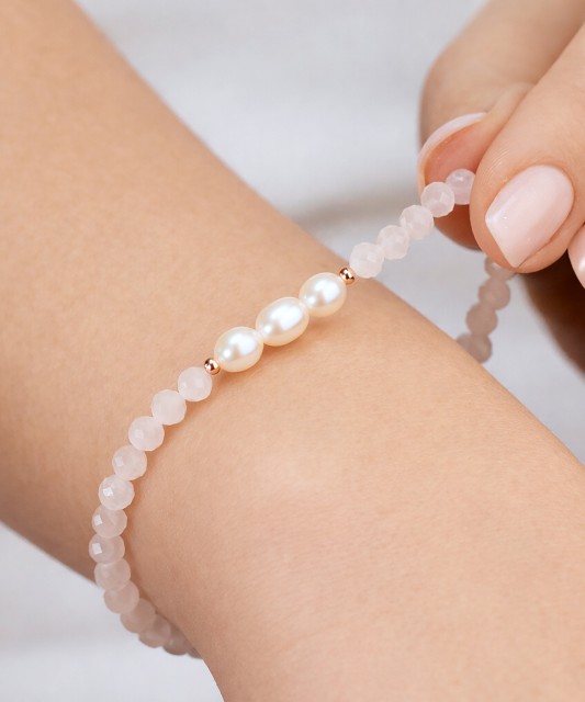 Rannekoru ruusukvartseilla ja kullatulla hopealla