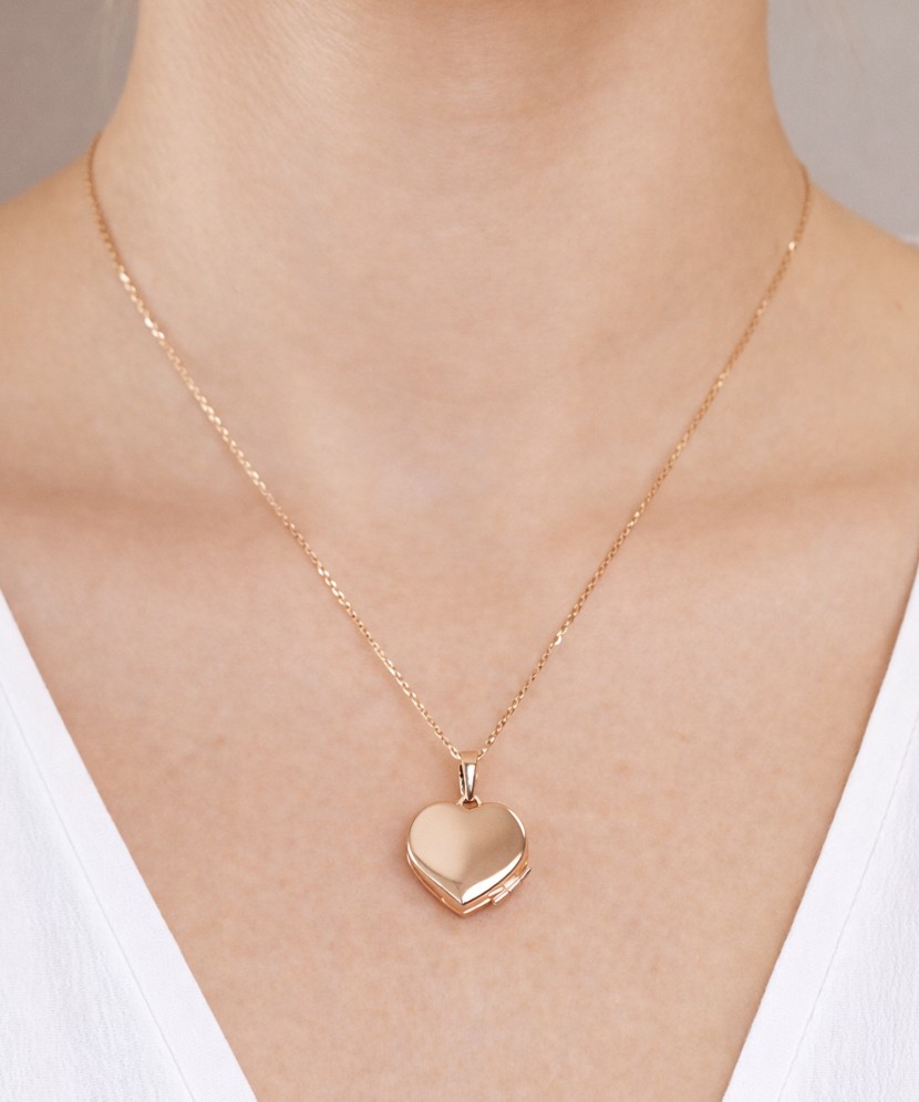 Gold pendant "Medallion"