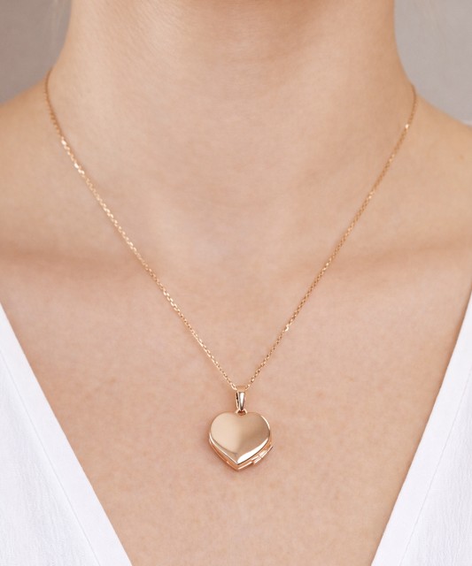 Gold pendant "Medallion"