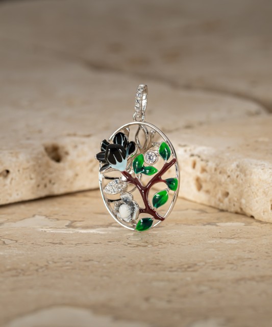 Sterling silver pendant with zircons and enamel